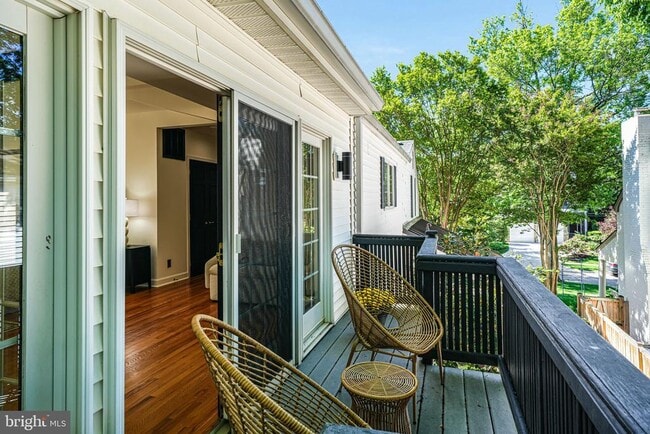 Building Photo - 4817 Chevy Chase Blvd