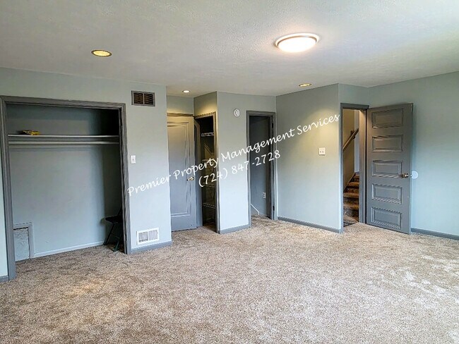 Building Photo - 911 4th Ave