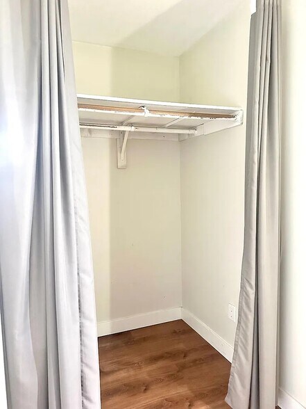 Building Photo - 726 Sutter St