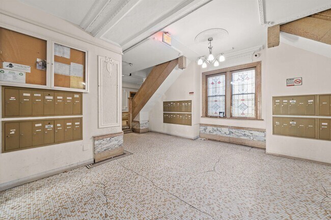 Building Photo - 429 Fairmount Ave