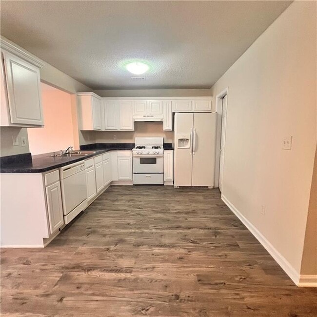Building Photo - 3698 Sapphire Ct