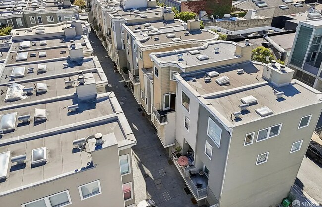 Building Photo - 28 Jennifer Pl