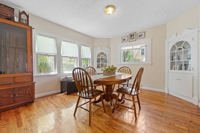 Building Photo - West Akron 3BR with Porch & Off-Street Par...