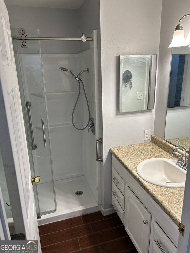 Building Photo - 542 Chateau Cir
