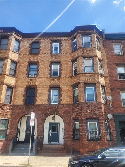 Building Photo - 620 Dudley St