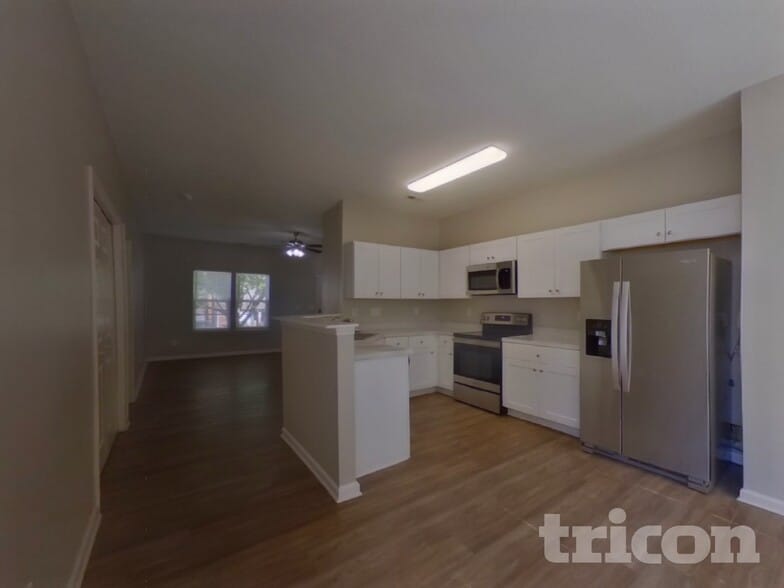 Building Photo - 1526 Jeffrey Bryan Dr