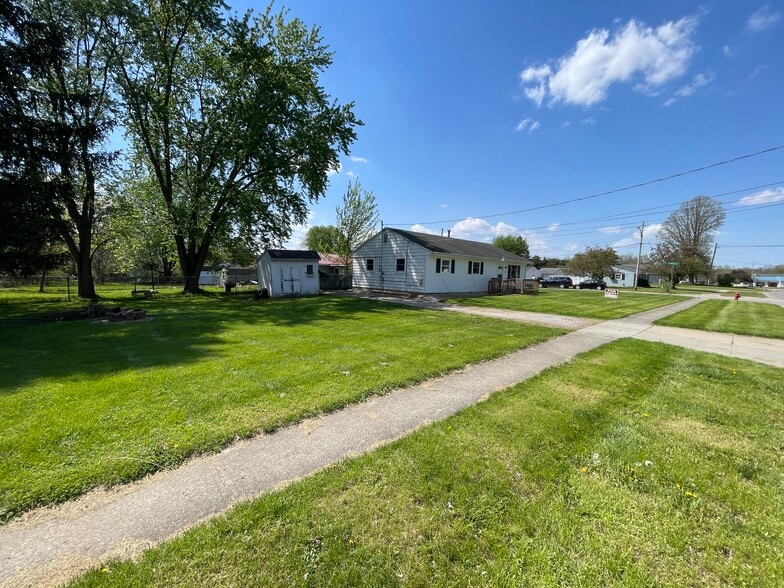 Building Photo - 19 Valley Park Dr