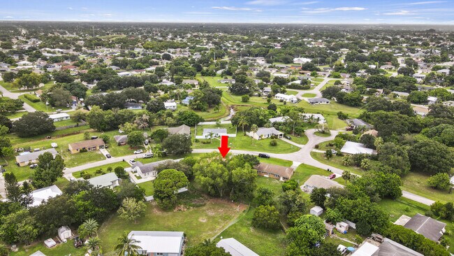 Building Photo - 232 SW Kimball Cir