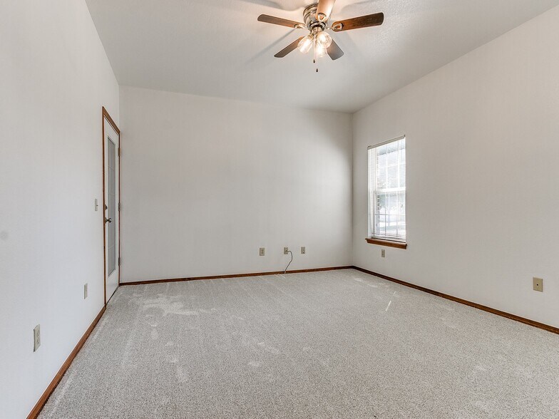 Building Photo - 6439 Masons Dr