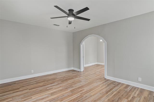 Building Photo - 653 College St