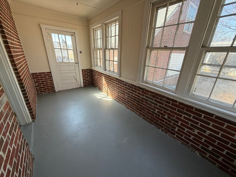 Building Photo - 20 Rutherford Ln