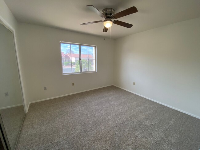 Building Photo - Sun City Summerlin - 55+ Community. Rare 2...