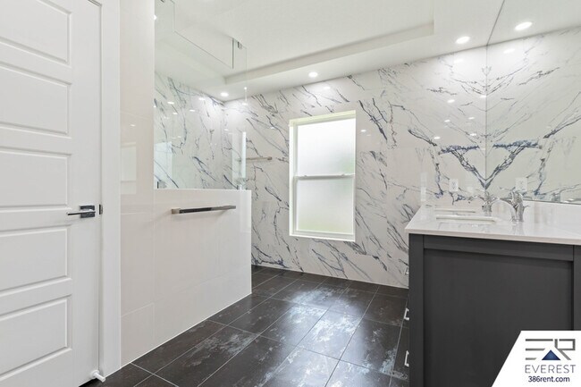 Building Photo - 1 Zaftig Ct
