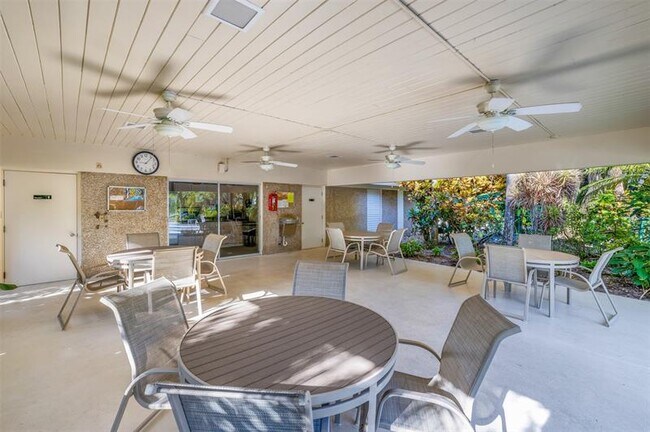 Building Photo - 901 Cypress Grove Dr