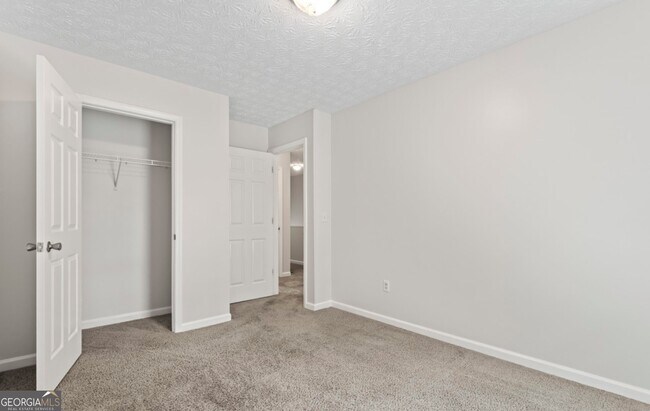 Building Photo - 5619 Union Pointe Dr