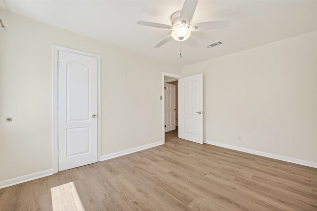 Building Photo - 7950 Longridge Dr