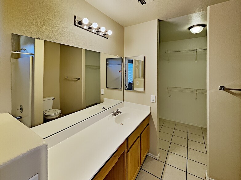 Building Photo - 12710 W Via Camille