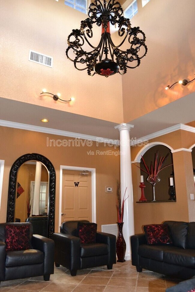 Building Photo - 6071 Westgate Dr