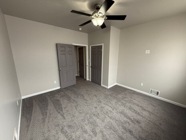 Building Photo - Stunning 3BR / 2BA Rowhome Blending Historic Charm & Modern Living