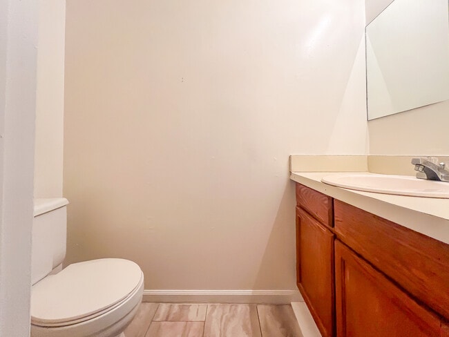 Building Photo - 26 Fox Hill Dr