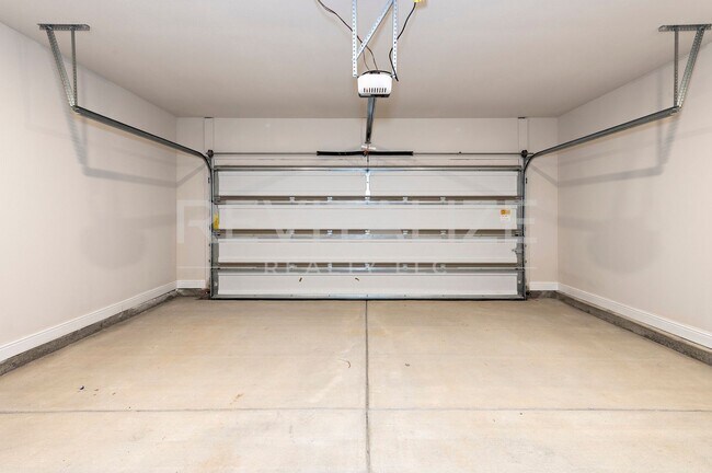 Building Photo - 14567 Dayton Cir