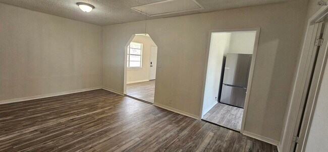 Building Photo - 1404 Deville St