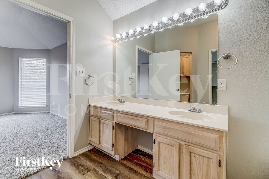 Building Photo - 912 Winterbury Ct
