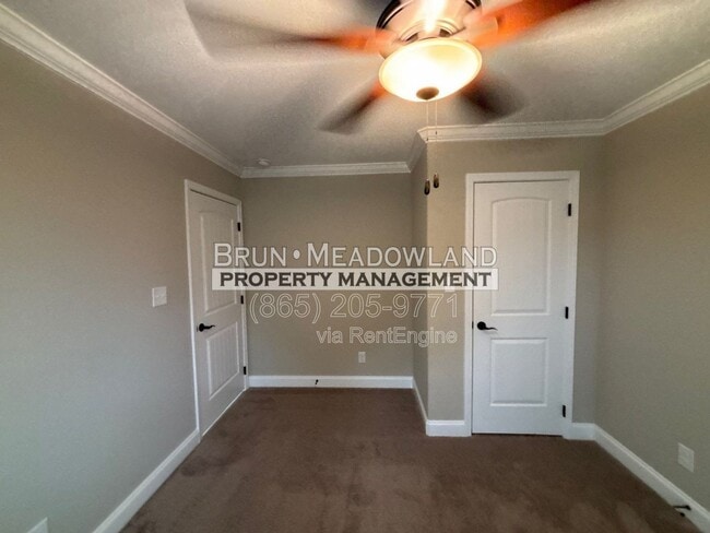 Building Photo - 3869 Doral Dr