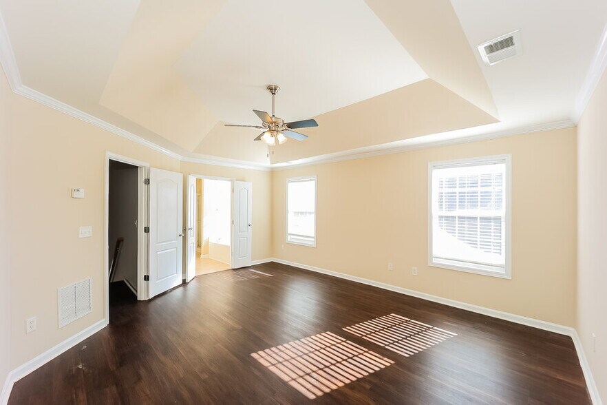 Building Photo - 605 Needle Rush Cir