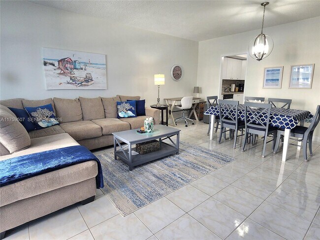 Building Photo - 3505 S Ocean Dr