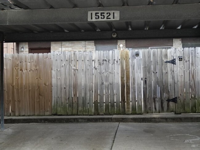 Building Photo - 15521 Weldon Dr