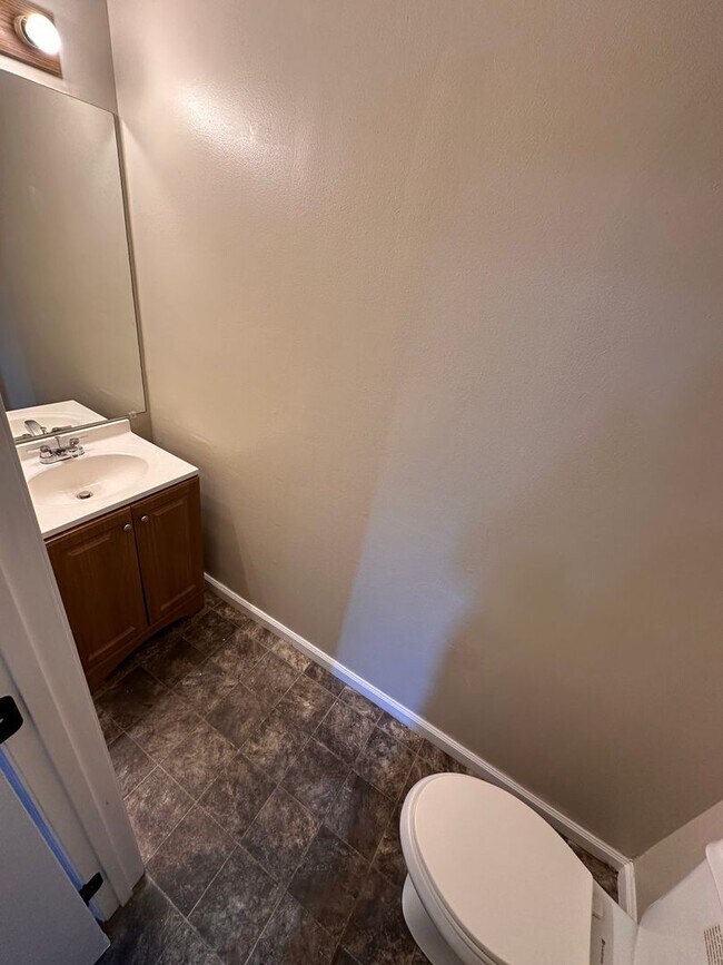Building Photo - 8570 Fairway Trail