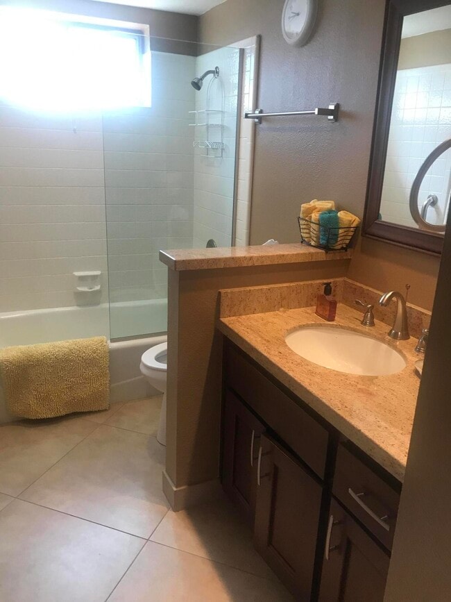 Building Photo - 3505 Ridgeview Cir S