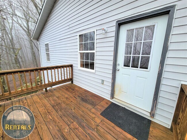 Building Photo - 387 Sugarloaf Rd