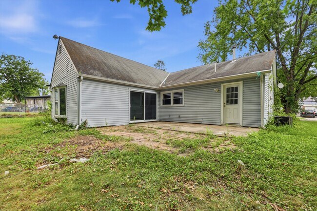 Building Photo - 27 Glover Ln