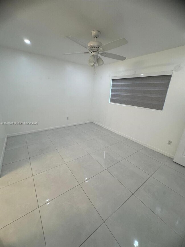 Building Photo - 26680 SW 125th Ave