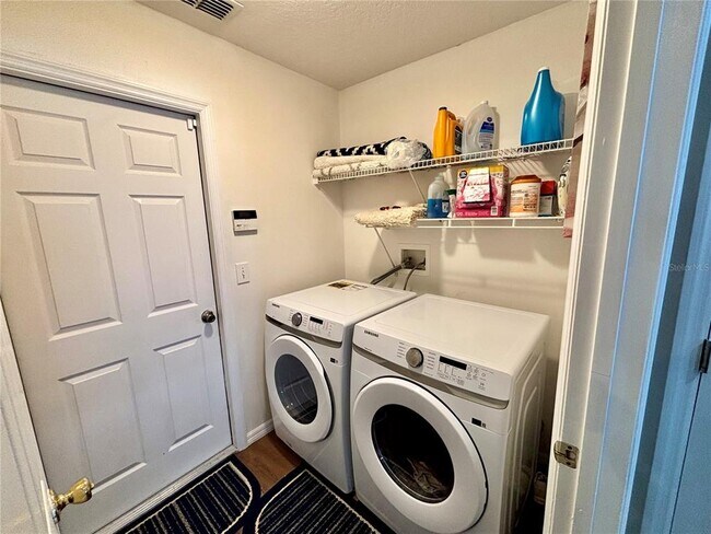 Building Photo - 2146 Blackstone Landing Dr
