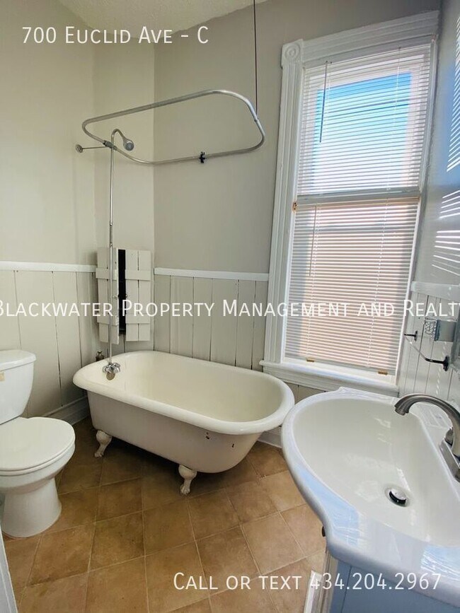 Building Photo - 700 Euclid Ave