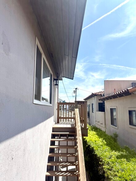 Bright and Airy - 701 9th St