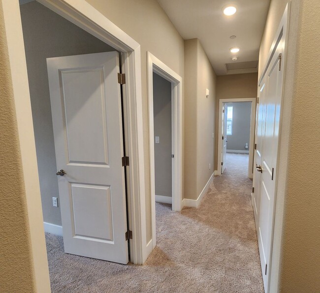 Building Photo - Brand New 3 Bedroom Townhome  For Lease