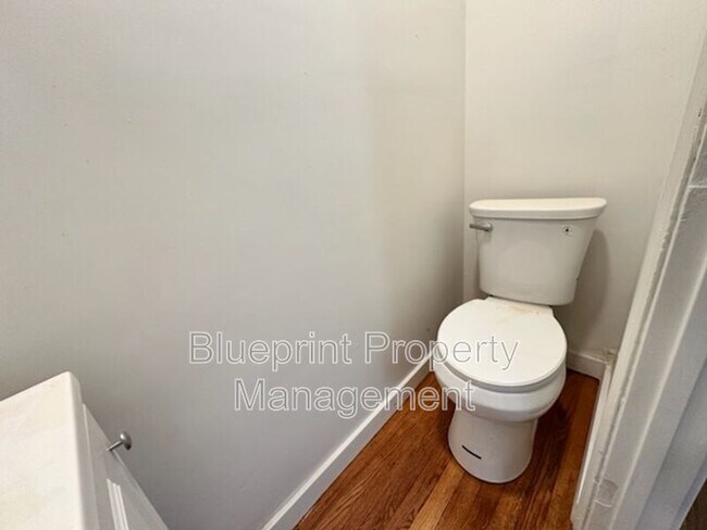 Building Photo - 9836 Redcliff Rd