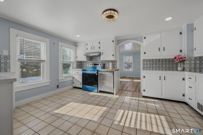 Building Photo - 125 Spithead Rd