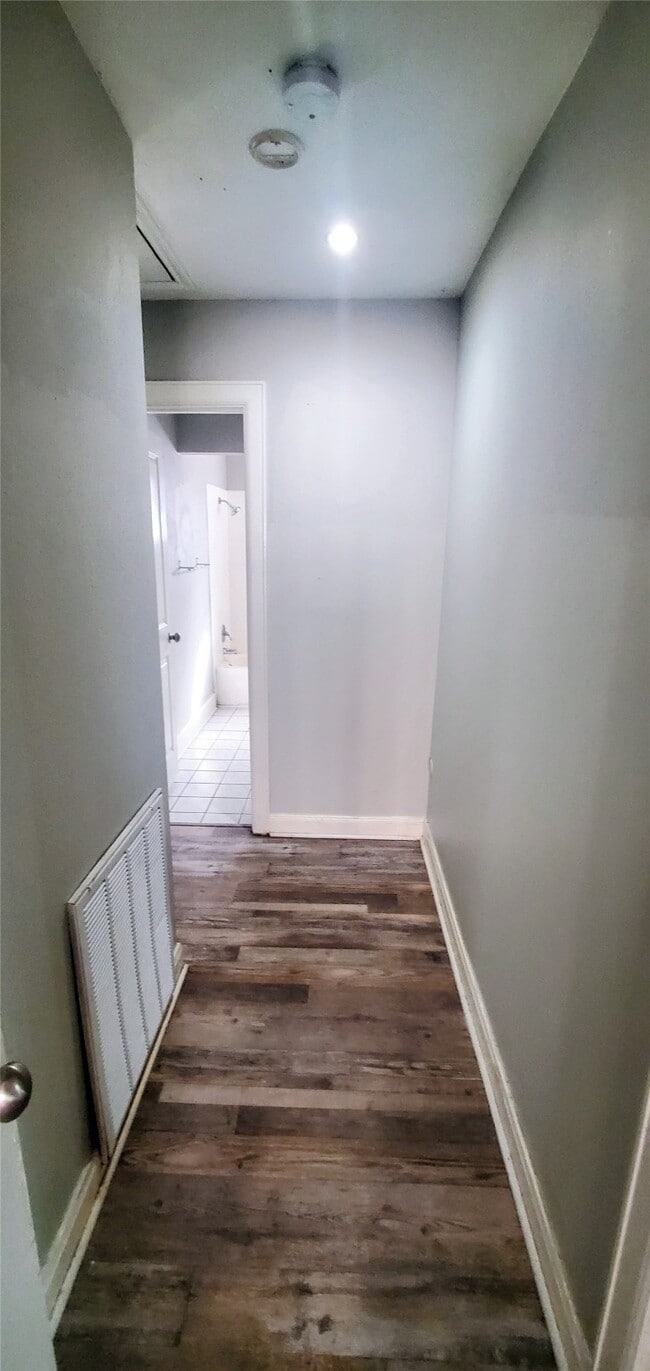 Building Photo - 15414 W Hampton Cir