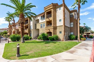 Building Photo - Phoenix Condo for rent - 2 bed 2 bath near...