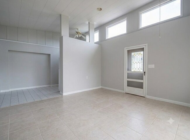 Building Photo - 164 Tradewinds Dr NW