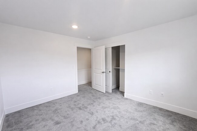 Building Photo - 5882 W 40th Ct