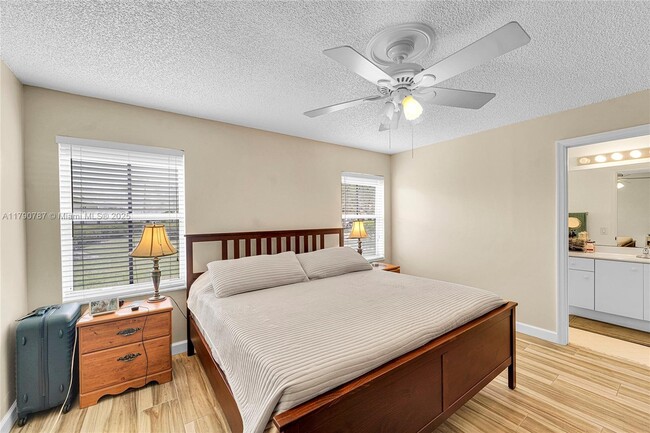 Building Photo - 1552 Zenith Way