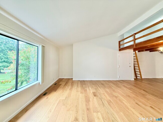 Building Photo - 64 Olcott Way