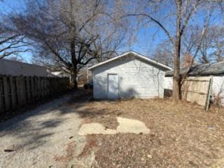 Building Photo - 1815 N Sheridan Rd