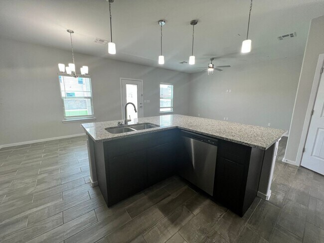 Building Photo - Stunning East Side Home